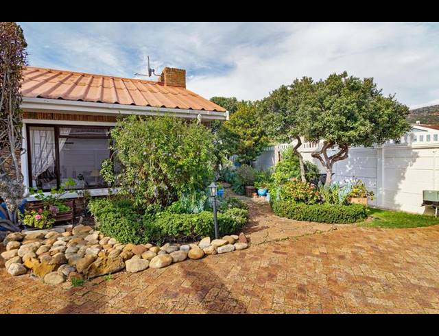 4 BEDROOM HOUSE FOR SALE IN FISH HOEK
